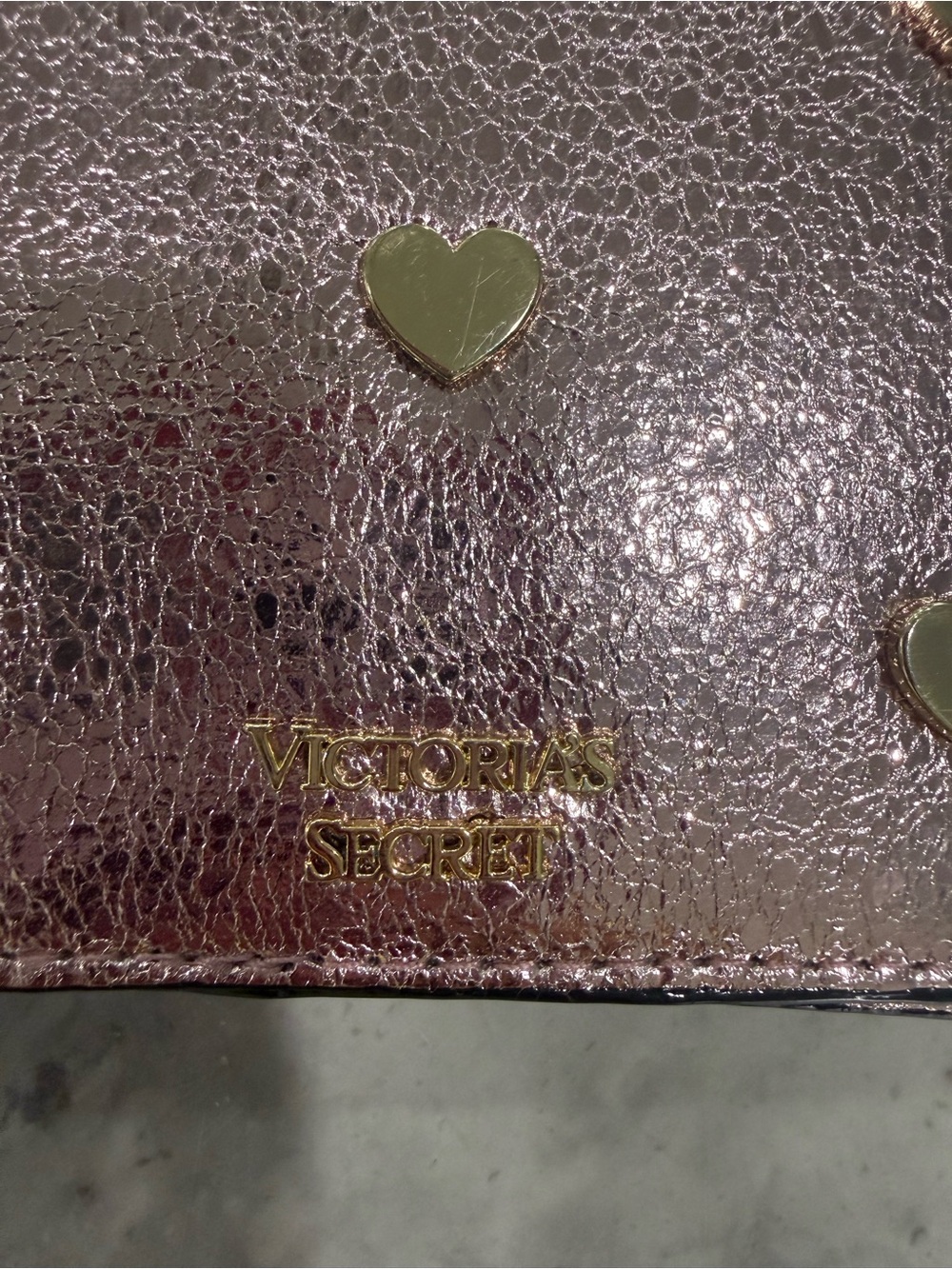 Metallic Pink Heart Stud Passport Holder - Picture 2 of 5